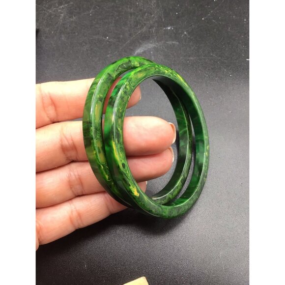 Vintage Bakelite Bangles Set of 2 Marbled Moss Green Squared Edges Design - Picture 6 of 7